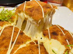 爆浆金枪鱼披萨-造精酿餐厅