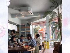 大堂-WHEN PIGS FLY当猪飞