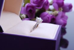 -威德钻石-克拉钻大本营(南京东路店)