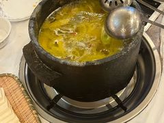 -鲁朗纳麦石锅鸡庄园