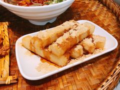 -爆炸头阿姨小四川正宗川味小吃(无任何分店)
