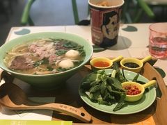 -越弥越南传统美食馆