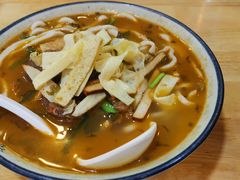 手切酸菜牛腱子面-阿彬生炒牛肉面(解放路店)