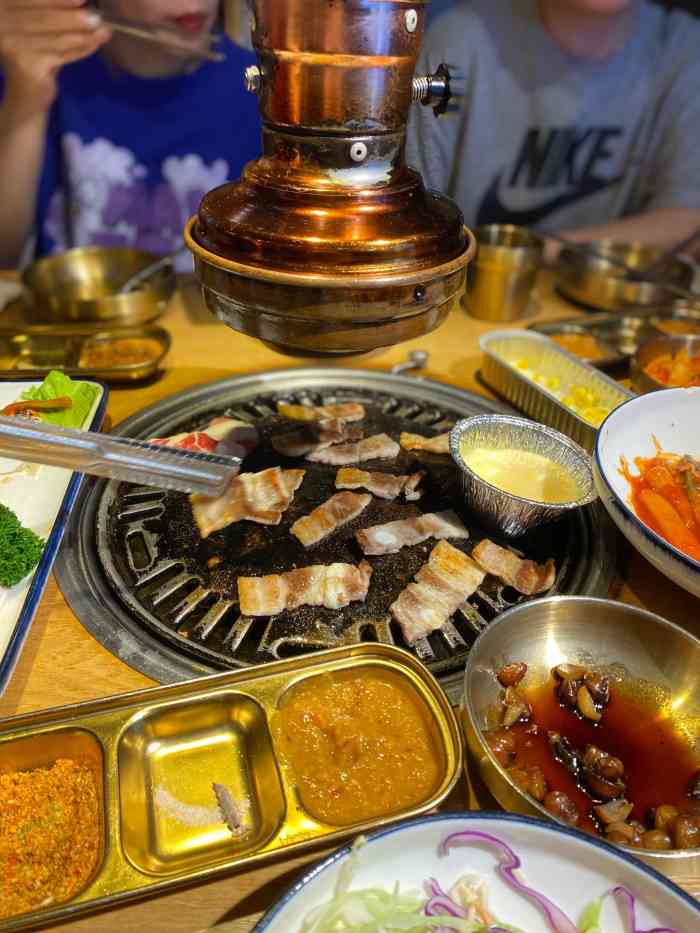 青瓦台韩国料理烤肉-"[薄荷]环境:青瓦台烤肉 还记着以前怡.