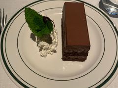 巧克力慕斯蛋糕配自制奶油-Wolfgang’s Steakhouse 沃夫冈牛排馆(上海白玉兰广场店)