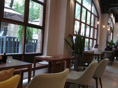 靠窗位-VESH COFFEE(定西路店)