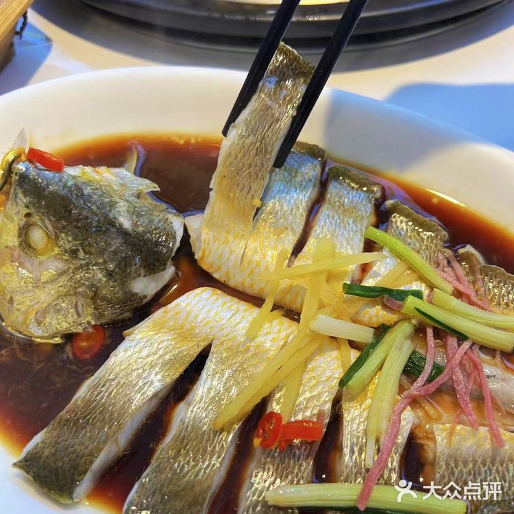 定西路人气尚蒸燚蒸汽海鲜，黄金面包蟹回味无穷