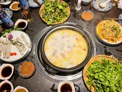-大匠工房古船木艺术餐厅·猪肚鸡专门店(长白仙岛店)