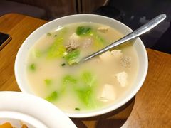 砂锅白菜丸子豆腐-伊喜饺子·烤鸭(五道口学院路店)