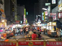 -六合夜市