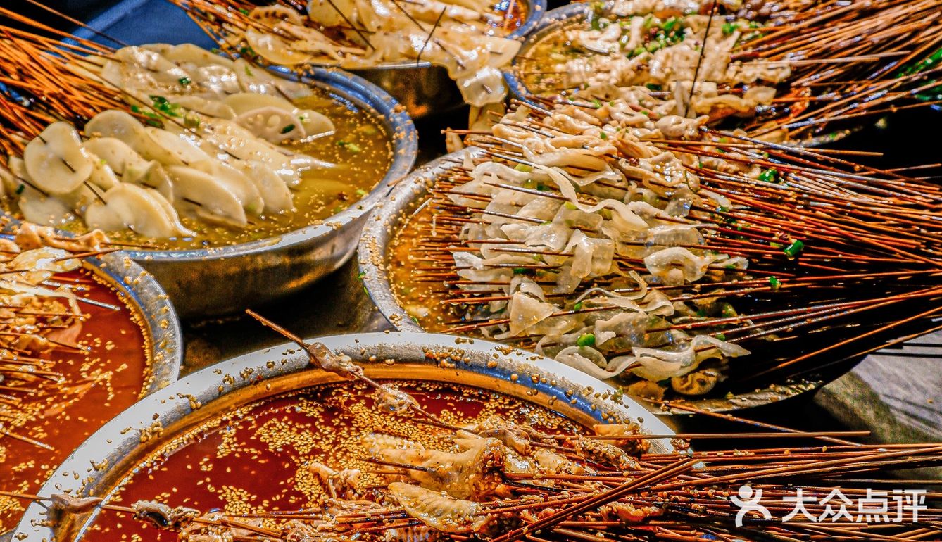 成都旅游必吃！人均25r的钵钵鸡天花板