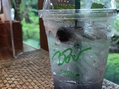 野莓气泡水-Chom Cafe and Restaurant