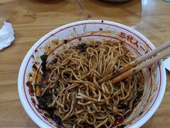 -叶伟胡辣壳面(两路口店)