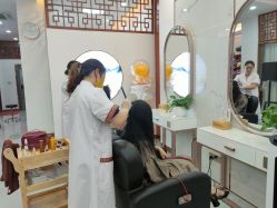 -岳灵生发养发馆