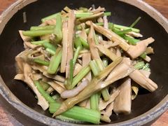 砂锅春笋-泉畔人家·老济南经典鲁菜(大明湖店)