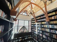 -钟书阁(松江泰晤士小镇店)