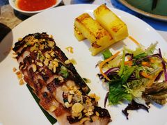 传统烤猪颈肉配酸甜酱-美奈小馆·东南亚菜(福田星河COCO Park店)