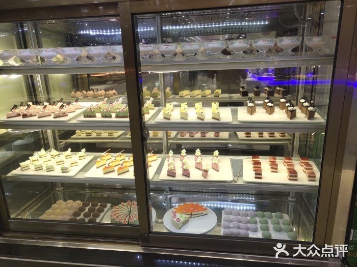 集杰尚品海鲜烤肉自助餐厅(乳山振华店)糕点图片