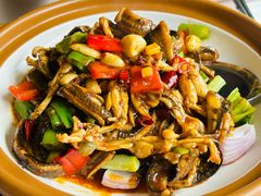 田鸡烧鳝鱼-美味故事特色餐厅(汉阳郭茨口店)