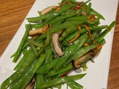 五彩花菇荷兰豆-云海肴·汽锅鸡·云南菜(天山百盛优客店)