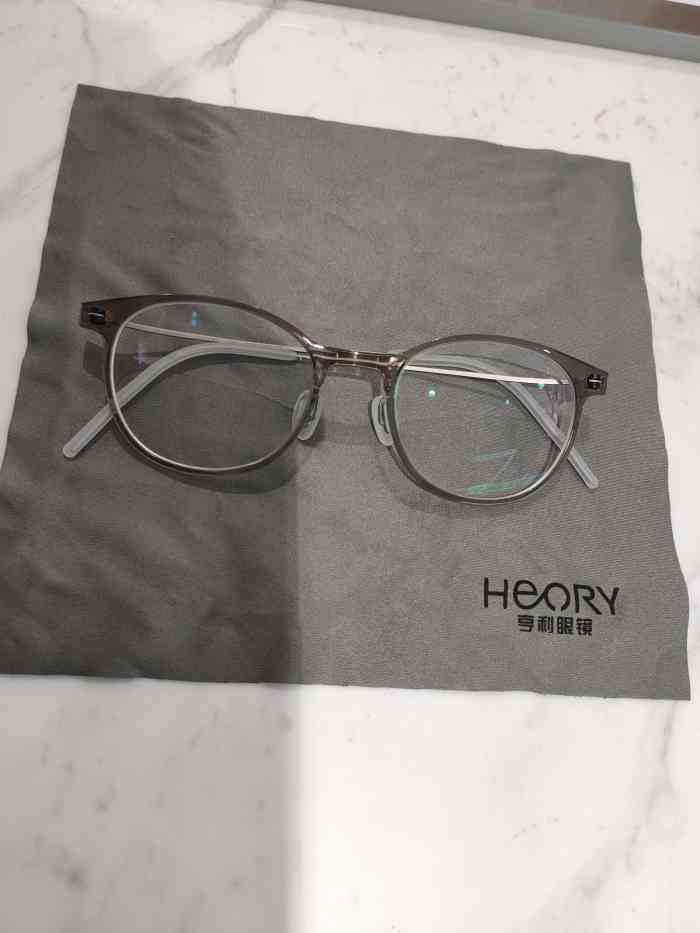 亨利眼镜(旗舰店)-"亨利眼镜旗舰店位置在民族路现代购物广场的.