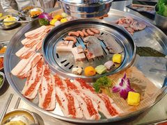 -哈哈碳都·牛肋条无限自助烤肉(台江万达店)