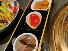 -铭牛烧肉·和牛海鲜自助(高新月牙湖店)