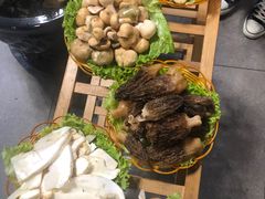 -菌海森林·非遗野生菌火锅(西山区滇池路摩根道店)
