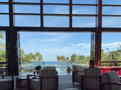 -亚龙湾喜来登·美景台大堂吧