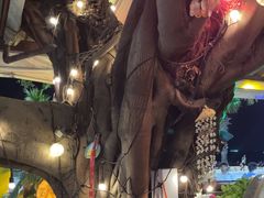 -Green Tree Rest. & Pub