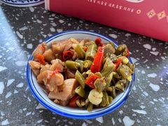 -赣南粉局·江西锅气炒米粉(南京西路店)