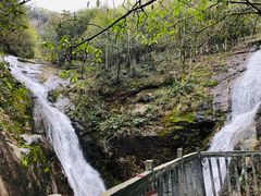 -燕子河大峡谷天坑仙境