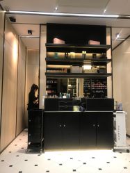 -HAIR CORNER