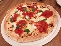 -城市大道红炉披萨烘焙坊