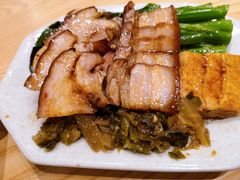 经典五花肉拼研究版猪手饭-狮头牌卤味研究所·卤味饭(花城汇南区店)