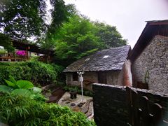 -高荡千年布依古寨旅游景区