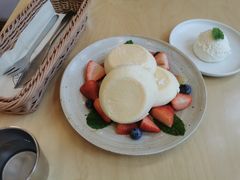 杂莓舒芙蕾配马斯卡彭奶油-oh! by FINE cafe&canteen