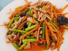 鱼香肉丝-东来菜馆•手抓海鲜家常菜•海鲜锅贴(鸽子窝店)