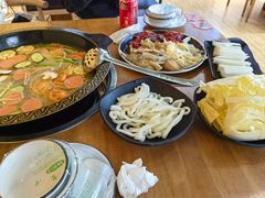 -小志家.鲜牦牛肉牛杂火锅野生菌汤锅