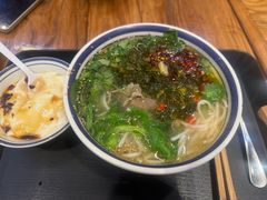 -云阿蛮云南生烫牛肉米线(奉贤路店)