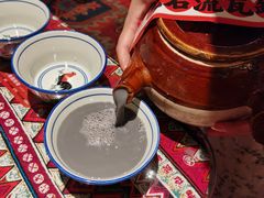 泥石流瓦罐茶-火塘云南烧烤大排档