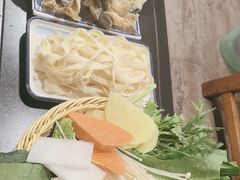 -灶知轩湘西石锅鱼(万佳广场店)