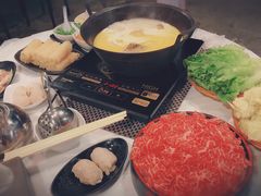 -鲜入围煮花胶鸡海鲜火锅