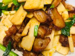 -云海肴·汽锅鸡·云南菜(天山百盛优客店)