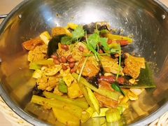 -拿渡麻辣香锅(世茂广场·工三店)