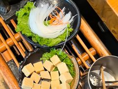 -老牌坊云南鱼豆花火锅(爱建店)