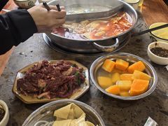 -黄利砖万峰林布依特色酸笋牛肉馆