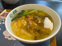-呷佬·长沙手工米粉(金沙江路店)