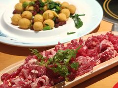 -苗阿哥酸汤牛肉火锅(体育场店)