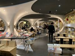 -钟书阁(珍园店)